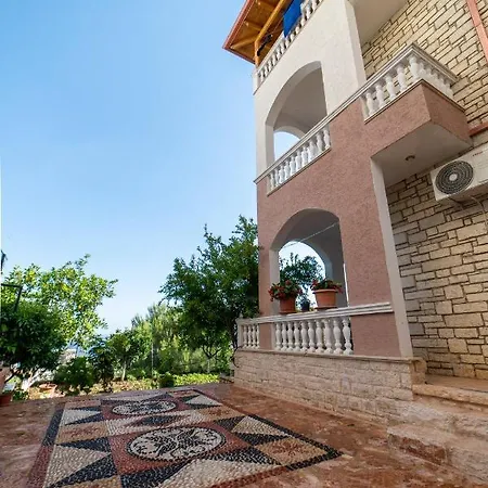 Villas Apartment Διαμέρισμα *